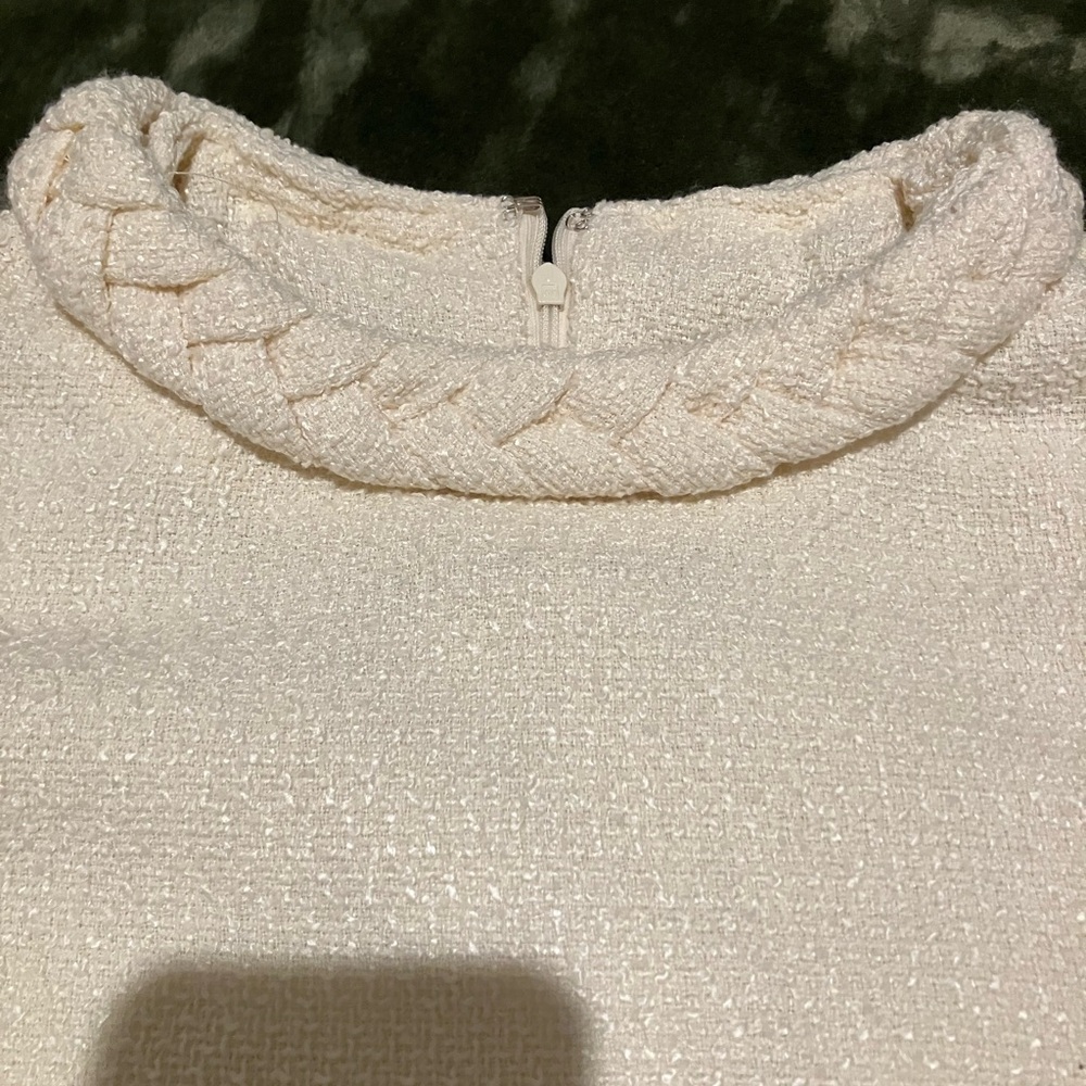 Chic Cream Dress with Braided Collar - Picture 3 of 4